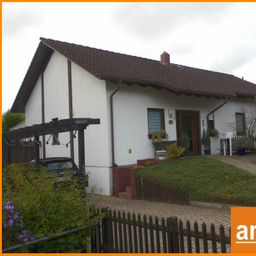 FREISTEHENDER BUNGALOW mit Keller und Garage! Logenplatz zur Natur!