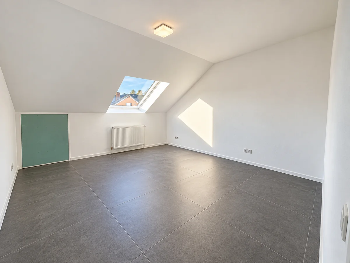 DG links: Wohnzimmer