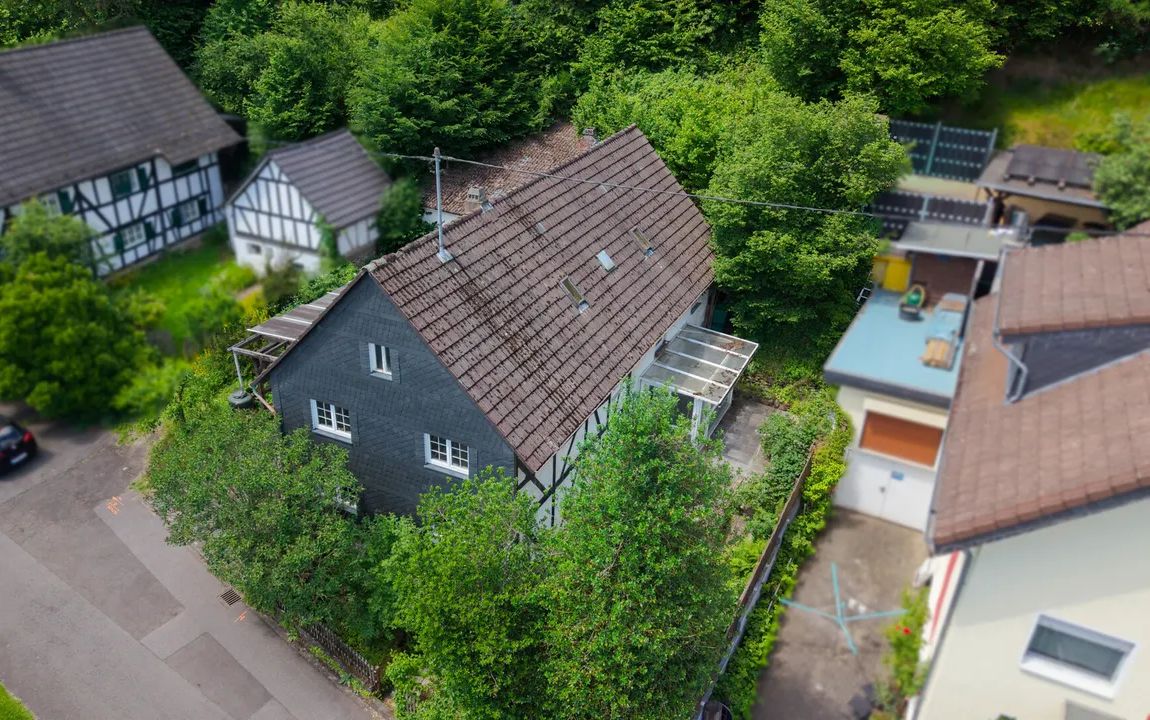 Platzwunder mit historischem Charme – Großzügiges Fachwerkhaus in familienfreundlicher Lage!