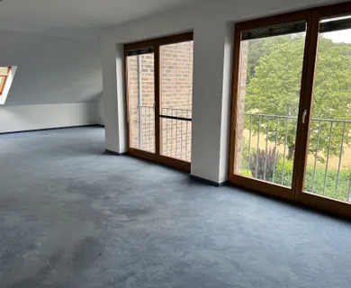 Helle 3-Zimmer-Maisonette mit Dachterrasse in Königswinter-Heisterbacherrott