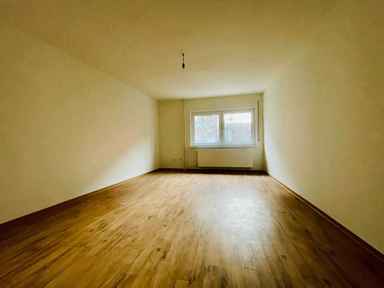 Schwetzingerstadt – Erstbezug nach Sanierung! 1 ZKD/Balkon-Wohnung mit Einbauküche - Photo 5