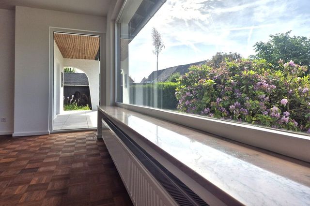 Seitenfenster zur Terrasse
