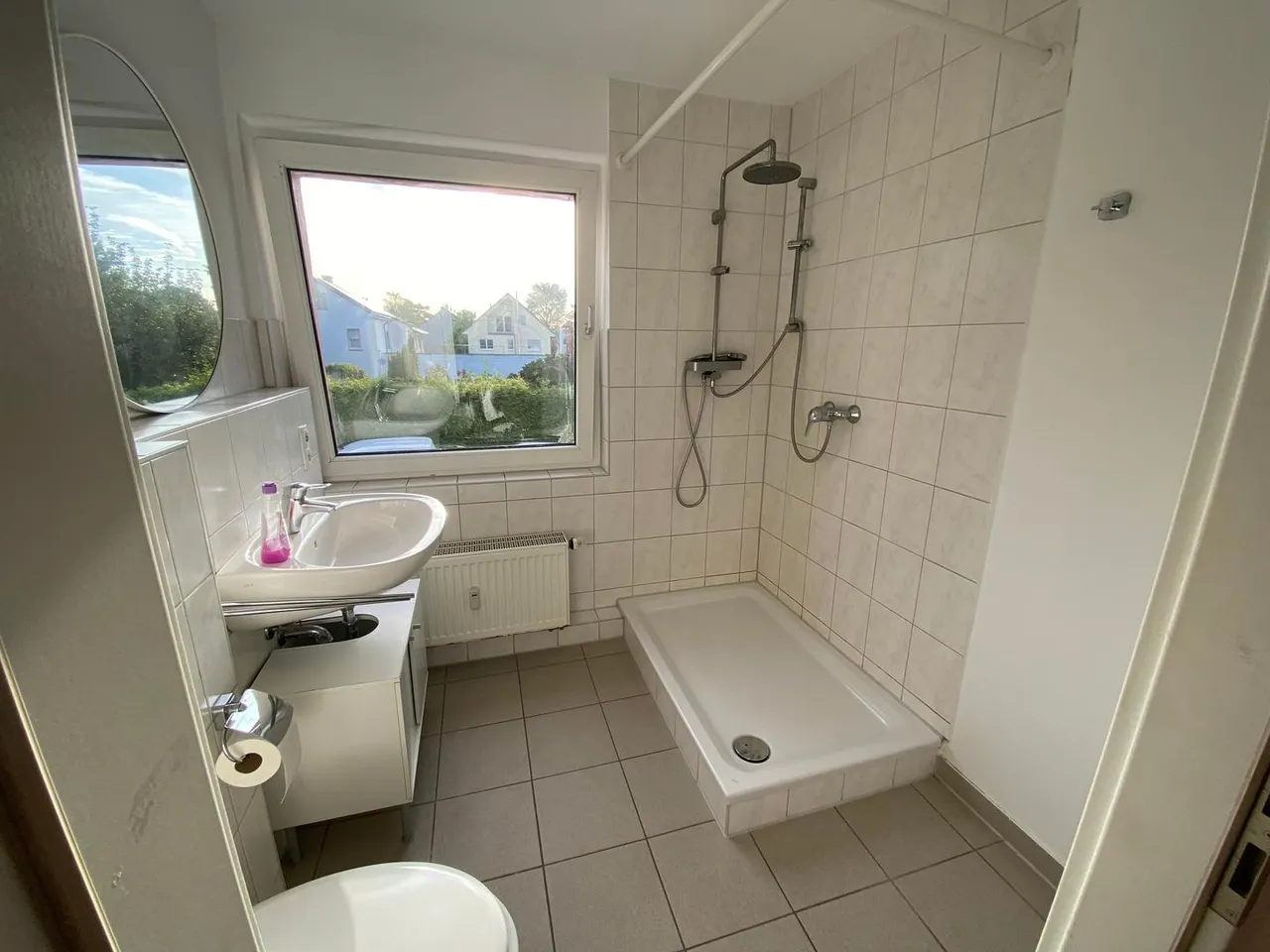 Modern wohnen: Helle 2-Zimmer-Wohnung mit Balkon - Photo 3