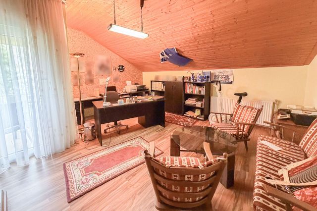 Büro (DG) 