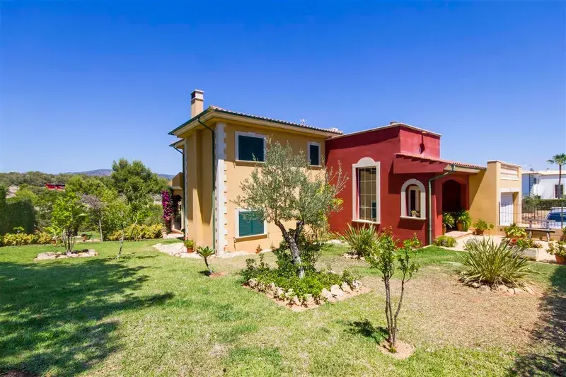 Mediterrane Villa mit Pool und Garten in Cala Viny