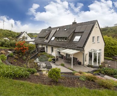 Stilvolle Wohlfühloase mit sep. Appartementhaus (ca. 35 qm) und Traumgarten
