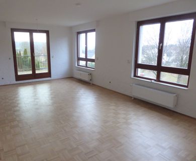 Gepflegte 3-Zimmerwohnung mit Tageslichtbad, Loggia und PKW- Stellplatz - Foto 2