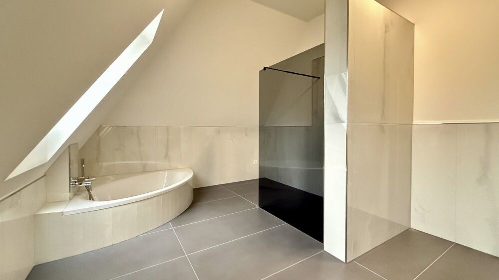 Badezimmer DG.