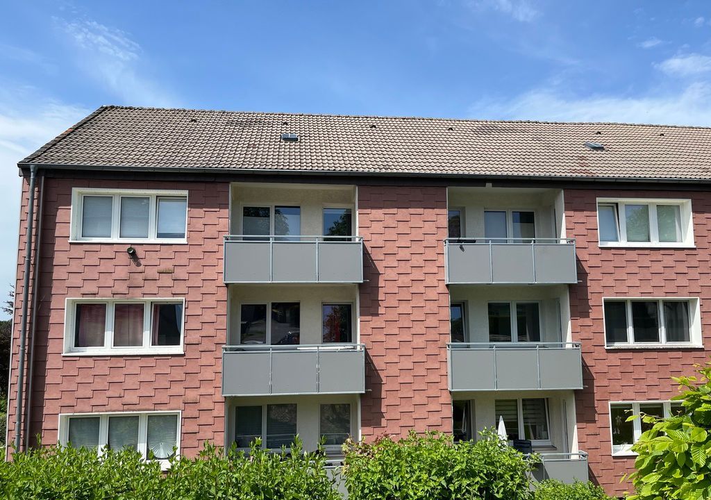 Frisch sanierte Wohnung mit Balkon & Küche zu vermieten