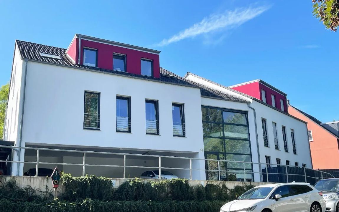 NEU: Neuwertige 3- bis 4-Zimmer-Penthouse-Wohnung mit sonniger Dachterrasse