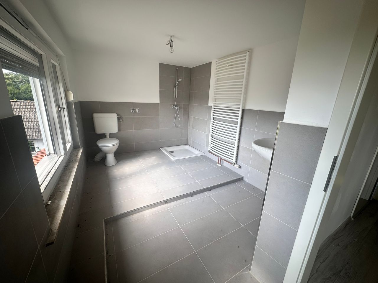 Einfamilienhaus mit Garten und Garage - Photo 4