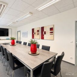 ATTRAKTIVE BÜROFLÄCHEN AUF ZWEI ETAGEN – CA. 270 M² IN GREFRATH ZU MIETEN!
