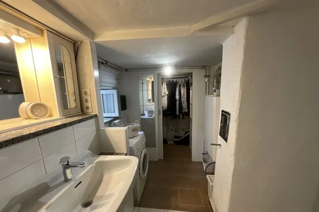 34_Badezimmer_Innenansicht
