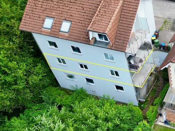 Blick auf das Grundstück und den ca. Gartenanteil.