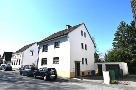 **** Charmantes Wohnhaus in ruhiger Lage von Solingen-Ohligs... ****