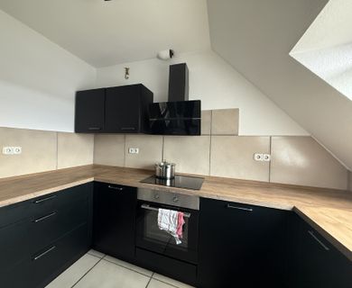GROßZÜGIGE 3-ZIMMER WOHNUNG MIT BALKON IN KORSCHENBROICH ZU MIETEN! - Foto 2