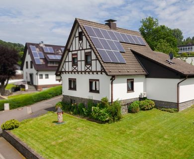 Ankommen und wohlfühlen: Charmantes Einfamilienhaus mit Garten und Potenzial für Ihre Wohnideen!