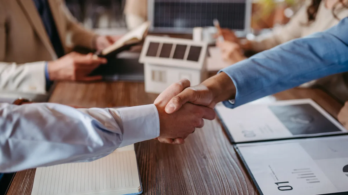 Privatverkauf vs. Makler: Was ist die beste Option für Ihren Immobilienverkauf?