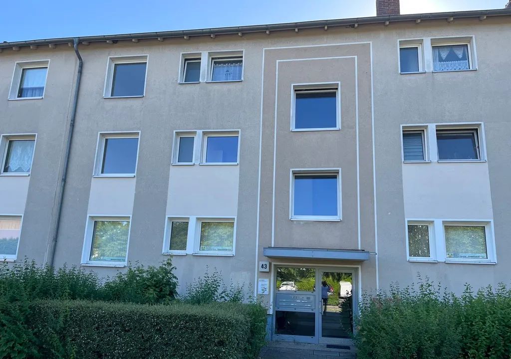Sanierte 3-Zimmer-Wohnung mit Balkon im EG