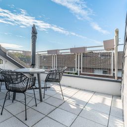 Eyecatcher Loggia! Top gepflegte Dachgeschosswohnung mit Wohlfühlcharakter in Flüren