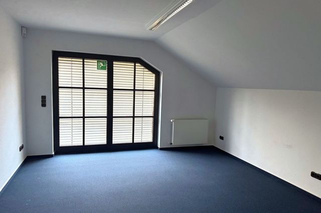 Büro (OG)