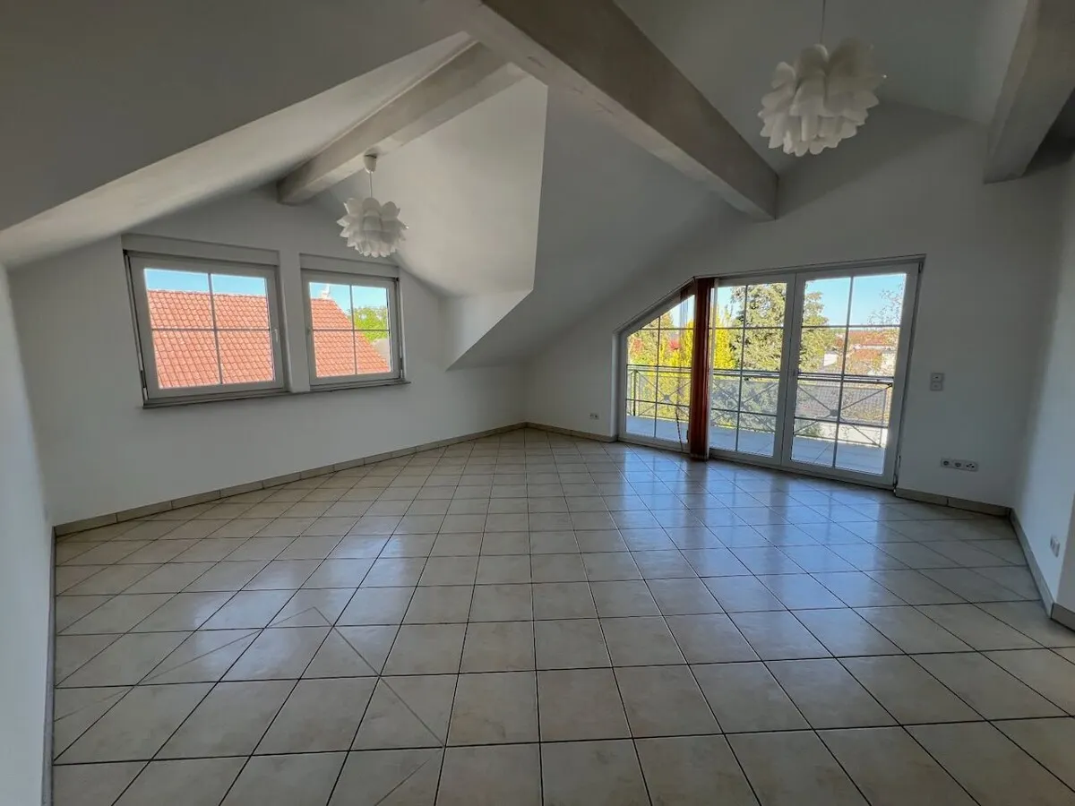 2 Zimmer-Wohnung im DG