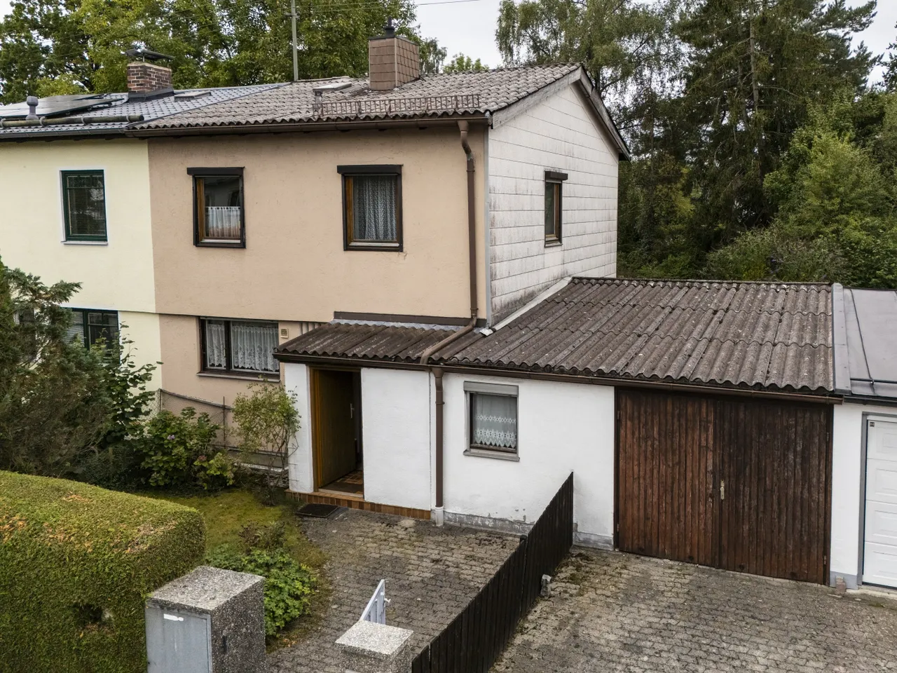 Drohnenbild Haus und Garage