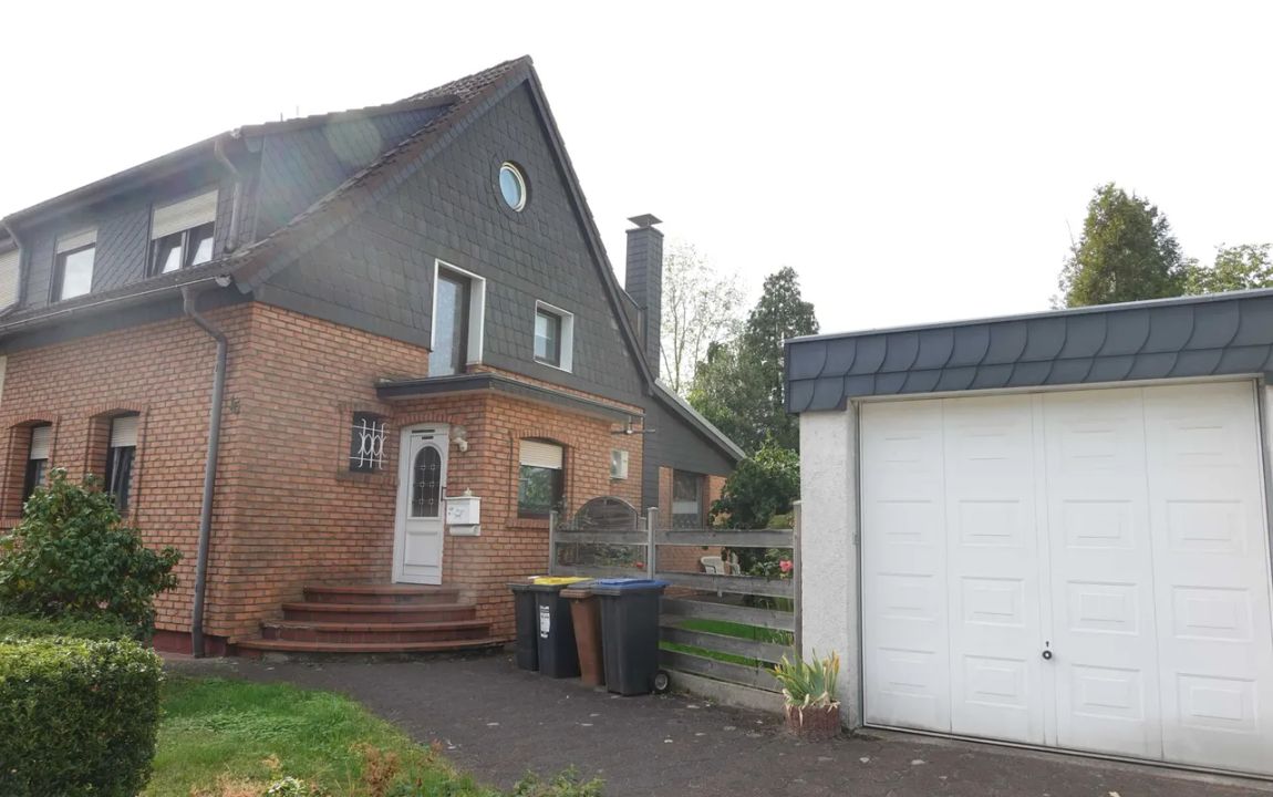 Doppelhaushälfte in Flittard!