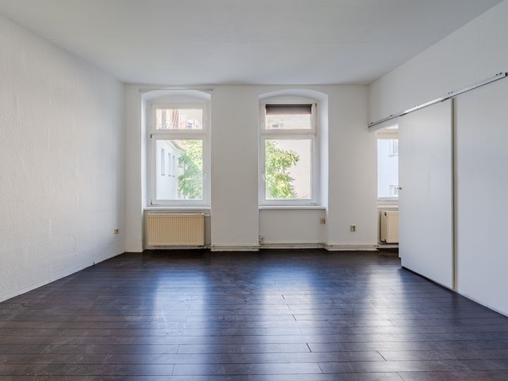 Potenzial für Anleger: Renovierungsbedürftige Wohnung in guter Lage !