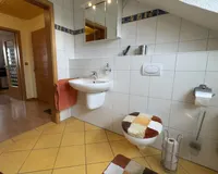 Badezimmer obere Wohnung