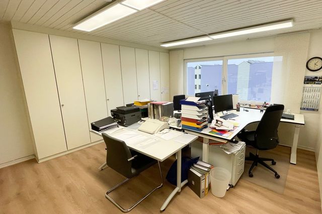 Büro EG