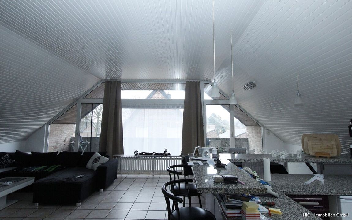 Nettetal-Lobberich:  2,5 Zimmer Dachgeschosswohnung mit ca. 90 m² Wohnfläche