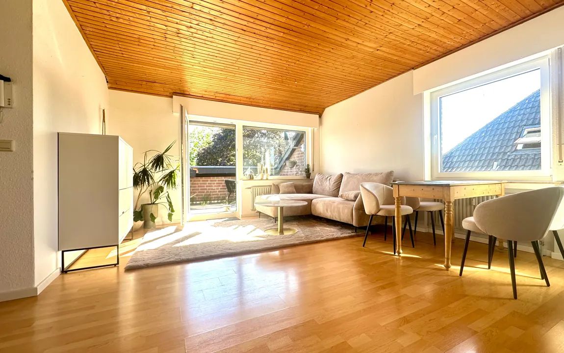 Gemütliche 2- Zimmer Dachgeschoss Wohnung