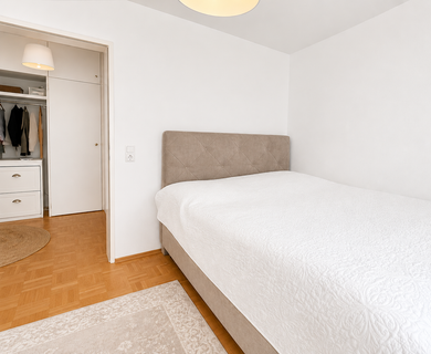 Gepflegte 3-Zimmerwohnung mit Tageslichtbad, Loggia und PKW- Stellplatz - Photo 3