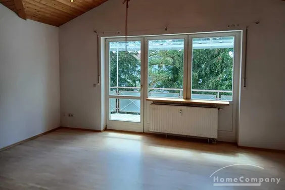 Attraktive Maisonette-Wohnung mit großem Balkon in Traunreut