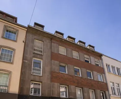Attraktives Wohn- und Geschäftshaus in zentraler Lage nahe Carlsplatz