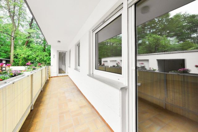 großzügige Loggia