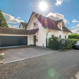 Stilvolles Einfamilienhaus mit großzügigem Grundstück und gehobenem Wohnkomfort