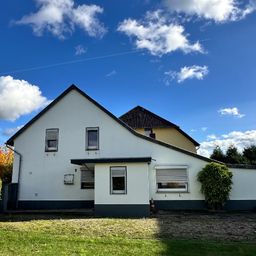 Rheindorf-Süd: Modernisierungsbedürftiges Wohnhaus mit ca. 162 m² Wohnfläche + Scheune