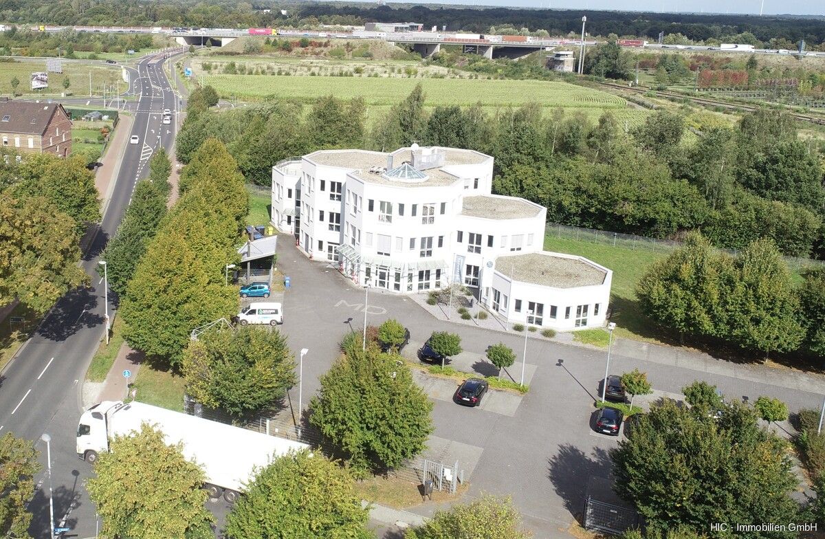 Ca. 343 m² Büroflächen