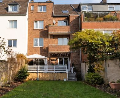 NEUSS-FURTH: VOLLVERMIETETES 4 FAMILIENHAUS IN ZENTRALER LAGE