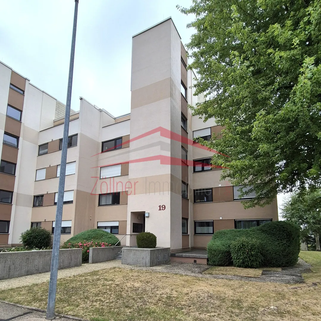 Großzügige 3-Zimmer-Wohnung mit überdachtem Balkon, zwei Bädern und TG-Stellplatz in Aalen