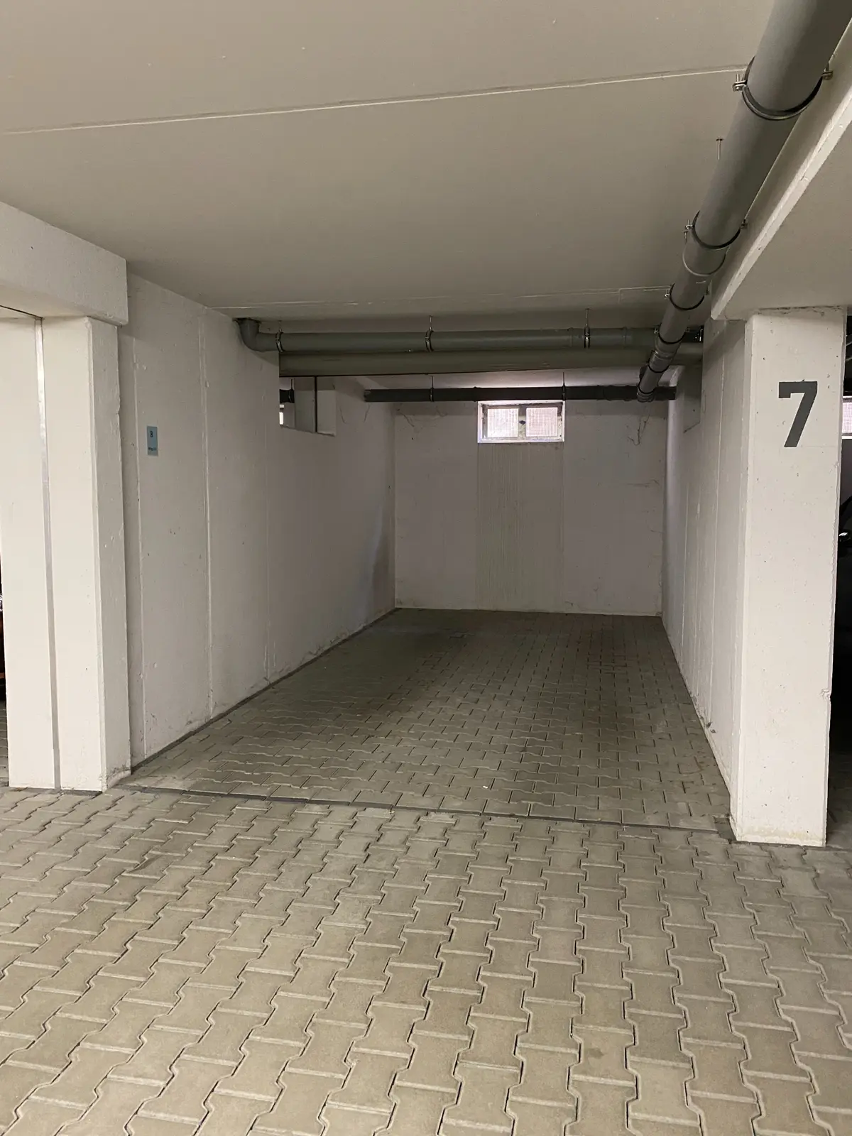 Tiefgaragenstellplatz