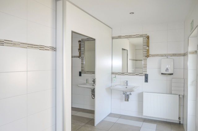 Teilansicht Badezimmer 