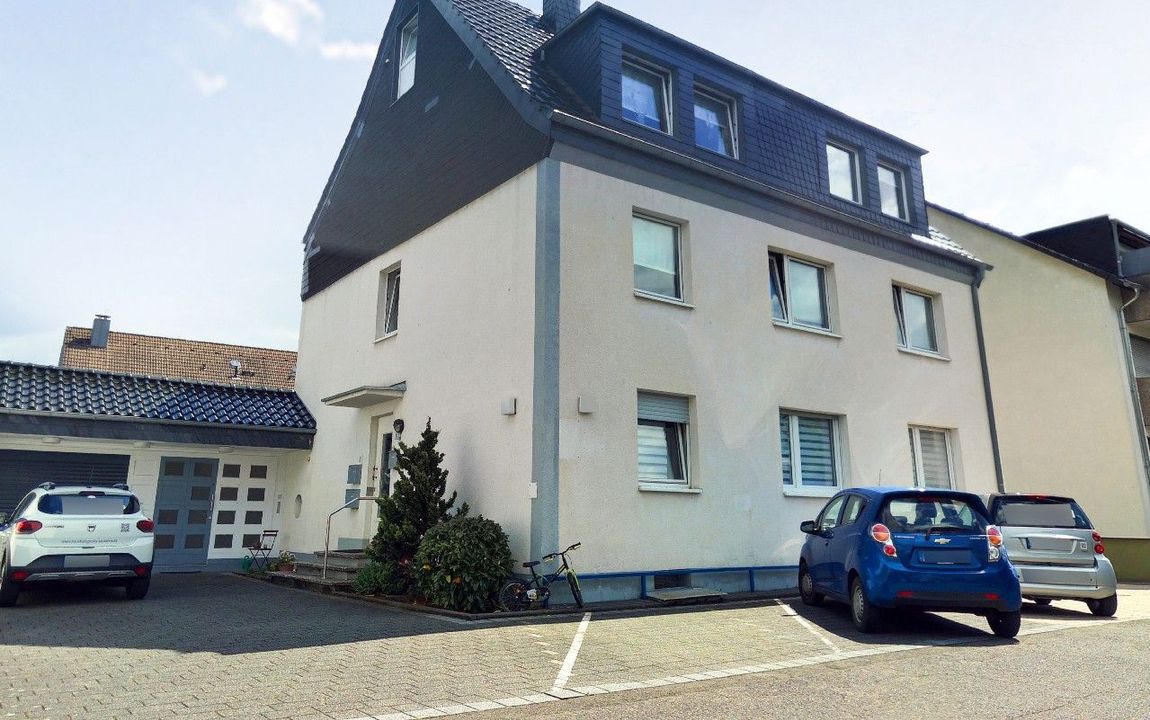 NEU: Vermietetes 3-Familienhaus + angebauter Bungalow in attraktiver Kombination