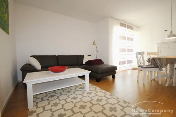 **Saarbrücken, hochwertig neue renovierte 2 Zimmer Wohnung mit sonniger Terrasse + Stellplatz