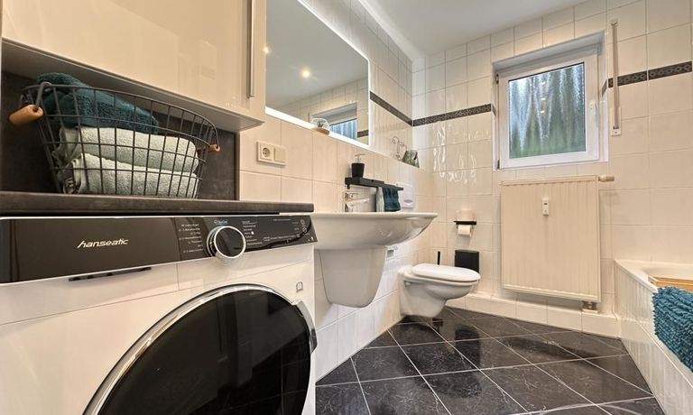 Bad mit Wasch-Trockener