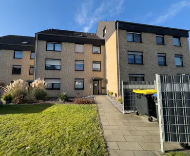 Moderne 3-Zimmer-Wohnung in zentraler Lage mit Balkon und Garage