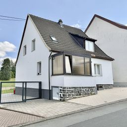 Ruhige Lage! Modernisiertes Einfamilienhaus mit Garten – Ideal für Kleinfamilien!