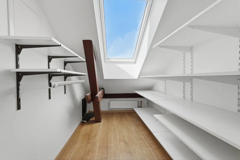 Begehbarer Kleiderschrank